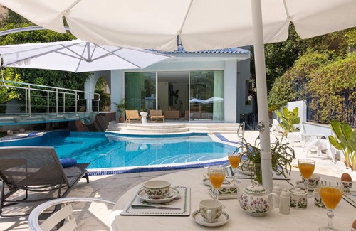 Glyfada House | 500 m² House ∙ 7 bedrooms ∙ 14 guests