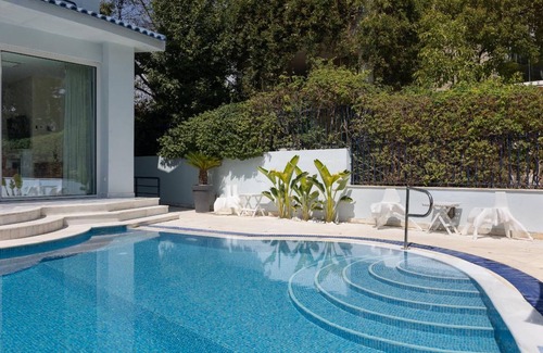 Glyfada House | 500 m² House ∙ 7 bedrooms ∙ 14 guests