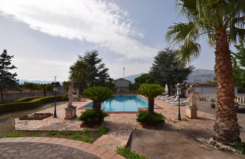 Caccianova Villa | 500 m² Villa ∙ 5 bedrooms ∙ 10 guests