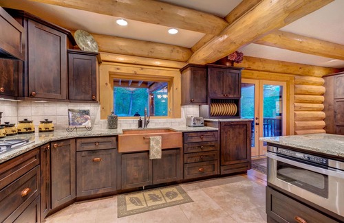 Black Hawk Cabin | 5000 sqft Log home Denver, Red Rocks, SKI, HOT TUB, Sleeps 6 adults + 6 kids