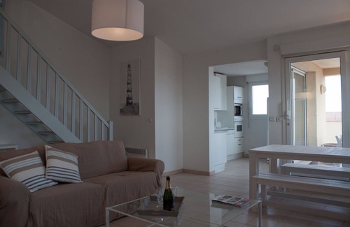 Valras-Plage Apartment | 50m from the beach, large terrace sea view, WIFI Garage Penthouse