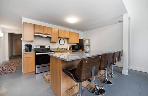 Otterbien Home Apartment | 5102 Peters · Large loft near Kings Island. On bike trail/River.