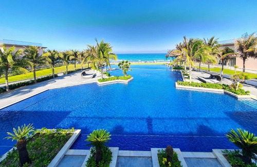 Cam Lam Hotel | 518 m² Hotel ∙ 4 bedrooms ∙ 127 guests