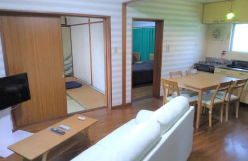 Ota-Kami Machi Apartment | 52 JapaneseWesternstyle room LDK Cleaning 1 - New 52m2 JapaneseWestern style room LDK 3 nights discount Free cleaning fee 1 parking lot 4 minutes walk from Ota station Capacity 5 people A102/Takamatsu Kagawa