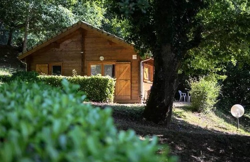 Sauveterre-de-Rouergue Ski Chalet | 52 m² Chalet ∙ 2 bedrooms ∙ 8 guests