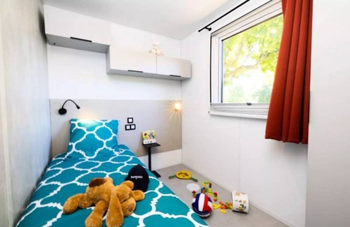 Fleurie House | 53 m² Mobile home ∙ 5 bedrooms ∙ 9 guests