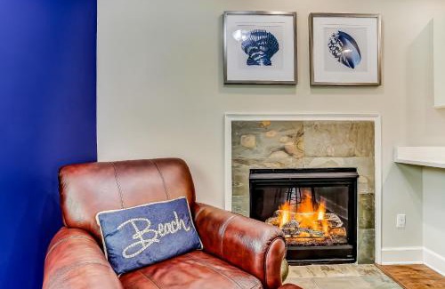 American Beach Apartment | 5422 Leonard Street