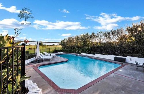 Rowlett Villa | 548 m² Villa ∙ 6 bedrooms ∙ 14 guests