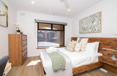 Henley Beach South Apartment | 55 m² Apartment ∙ 2 bedrooms ∙ 4 guests