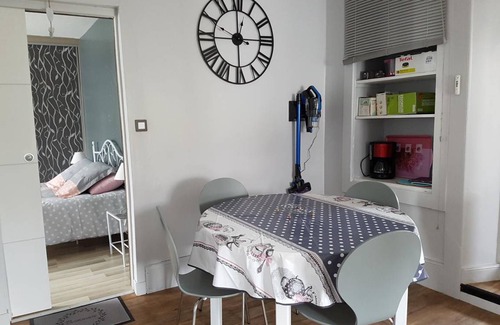 Arnac-Pompadour House | 55 m² Gîte ∙ 1 bedroom ∙ 3 guests