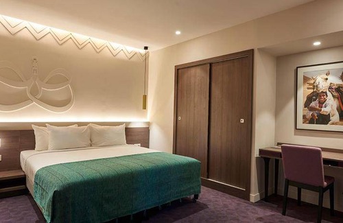 Algiers Hotel | 55 m² Hotel ∙ 10 guests