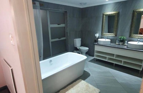 Ga-Segonyana Cabin | 55 m² Lodge ∙ 4 guests