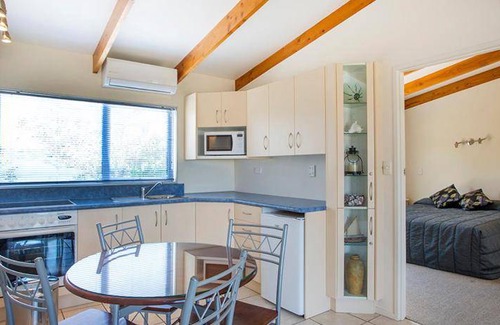 Whangamata Hotel | 55 m² Motel ∙ 2 bedrooms ∙ 10 guests