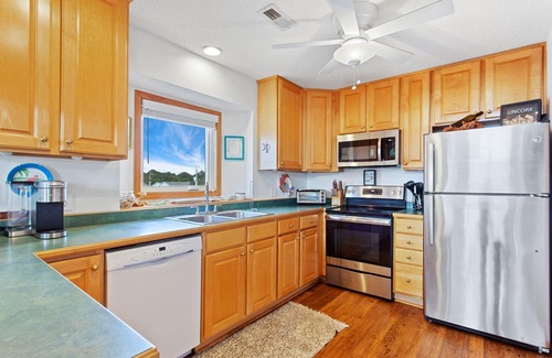 Colington Harbour House | 5538 Sunset Kove * Canalfront * Boat Dock