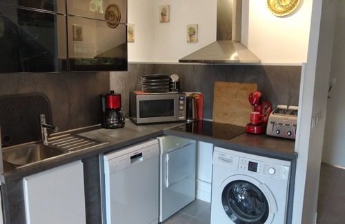 La Riviere-Saint-Sauveur House | 55m2 luxury house, 40m2 garden, 4m2 terrace