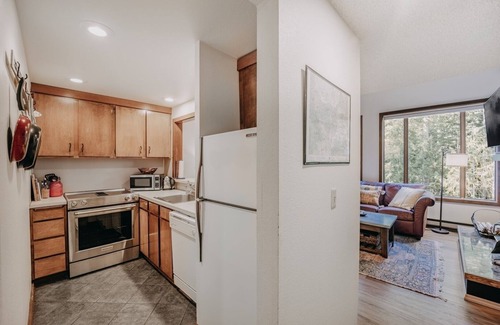 Glacier Condo | 55SW - Fireplace - D/W - W/D - Sleeps 4 by RedAwning