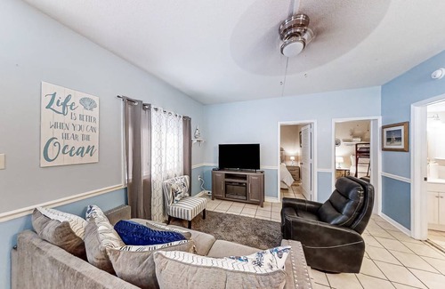 Crescent Beach Condo | 56 m² Condo ∙ 2 bedrooms ∙ 6 guests