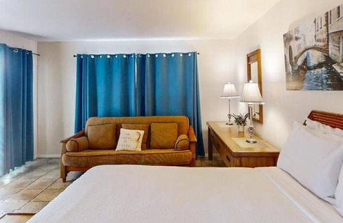 South Padre Island Hotel | 56 m² Hotel ∙ 2 guests