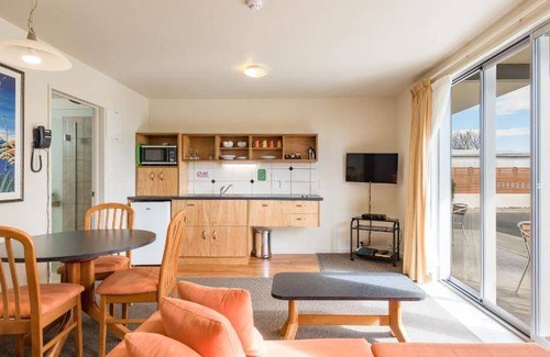 Richmond Hotel | 56 m² Motel ∙ 2 bedrooms ∙ 6 guests