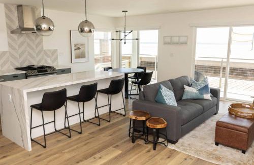 Peninsula House | 5609 East Seaside Walk