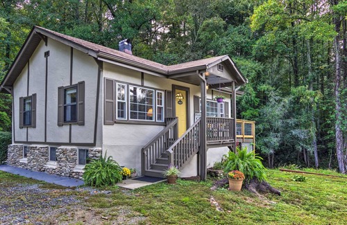 Hendersonville Cottage | 57 m² Cabin ∙ 2 bedrooms ∙ 5 guests