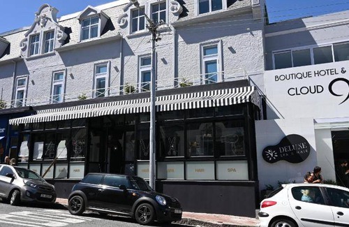 Cape Town City Centre Hotel | 57 m² Hotel ∙ 2 bedrooms ∙ 10 guests