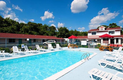 Somers Point Hotel | 57 m² Motel ∙ 2 bedrooms ∙ 8 guests