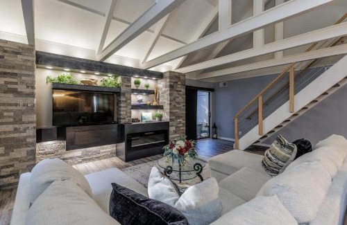 Coffeyville Villa | 573 Queen's Grant