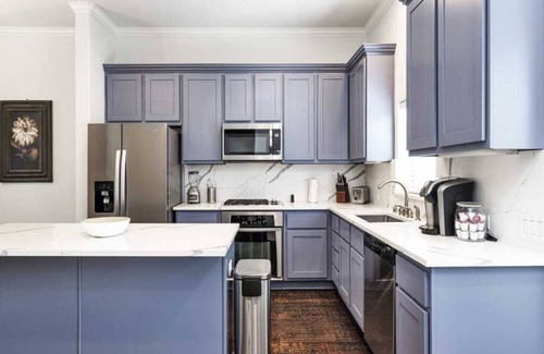Legacy Town Center North House | 5788 Robbie Rd · Driem House Chic + Legacy Shops Walkable