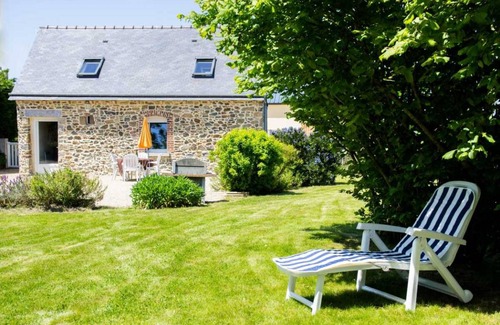 Hillion House | 58 m² Gîte ∙ 2 bedrooms ∙ 3 guests
