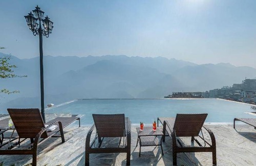 Sa Pa Hotel | 59 m² Hotel ∙ 2 bedrooms ∙ 4 guests