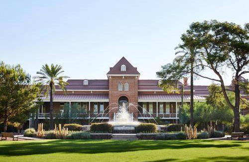 West University Hotel | 590 m² Hotel ∙ 127 guests