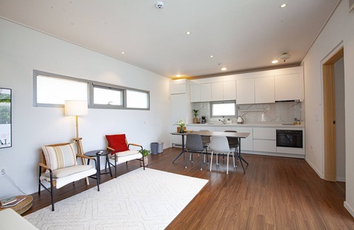 Namhae Bed & Breakfast | 591 11