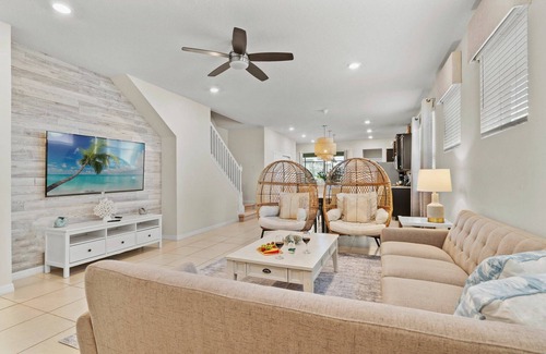 Davenport House | 5BD Sunshine Escape – Windsor Island Resort (WI 2220)