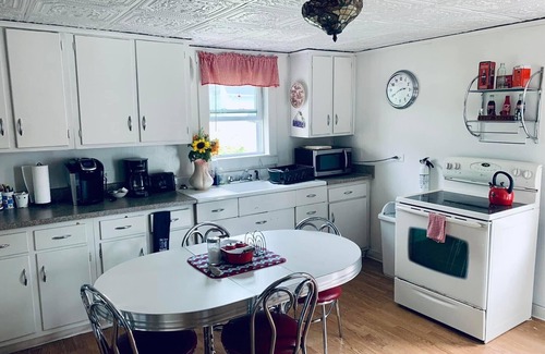 St Ignace Cottage | 5br 1 Ba Cottage In The Heart Of St. Ignace