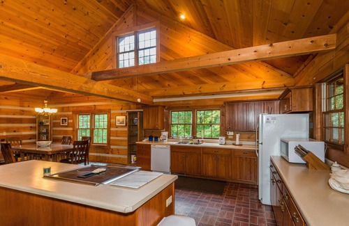Nashville Cabin | 5BR, 3 BA. Log Cabin