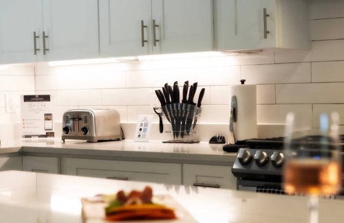 Cleveland House | 5BR 5Bath with Gameroom at Washington Oasis!