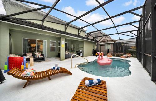 Loughman House | 5BR Luxury Home - Pool, Games & BBQ Near Disney