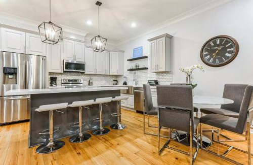 Faubourg Lafayette Apartment | 5BR w Pool - Great for Families - Near Everything