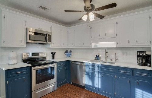 National Hills House | 5min to AN Golf Club l Pet-Friendly l Big Backyard, BBQ & Fun Activities