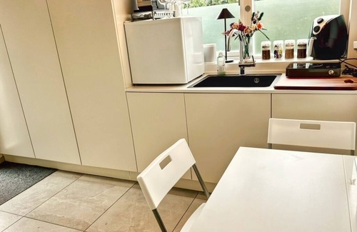 Odense Condo | 5pers priv entr 3BR TV kitchnette bath-city/nature
