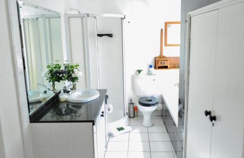 Linden House | 5th Avenue Gooseberry Guest House