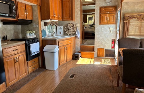 Bradford RV Rental | 5th Wheel Camper at DayDreams Campground