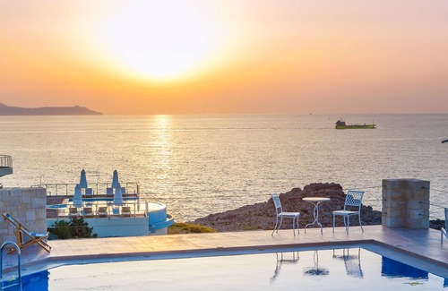 Stavros House | 6-bdrm Deluxe Villa with PRVT heated Pool & stunning Views