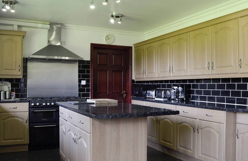 Glanamman Cottage | 6 bedroom accommodation in Glanaman, near Llandeilo