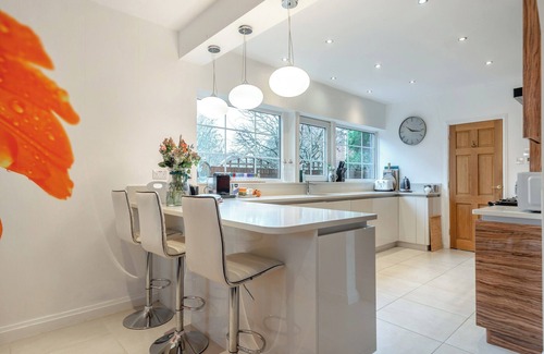 Alverstoke Cottage | 6 bedroom accommodation in Gosport