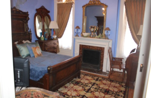 Keokuk Bed & Breakfast | 6-bedroom bed & breakfast in marvelous Keokuk with WiFi, AC