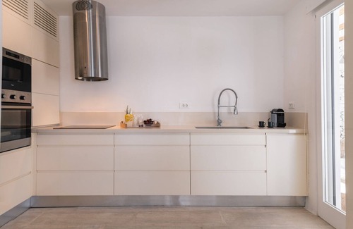 Psarou Villa | 6 bedroom en suite villa