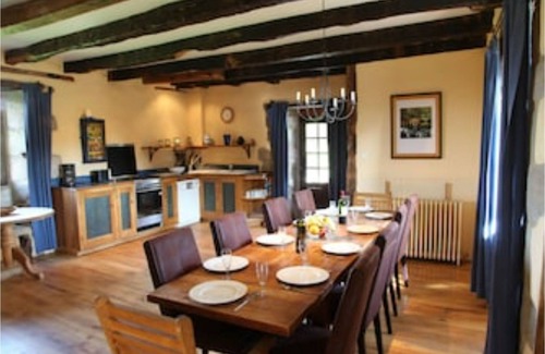 Curemonte House | 6 bedroom manor house in large property with pool and garden, games room