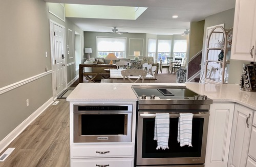 Rehoboth Beach Villa | 6 Bedrooms/5 Baths/Steps to the Beach